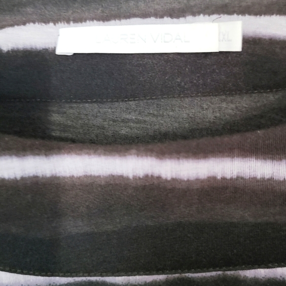 Lauren Vidal Cropped L/S Top - Picture 2 of 7